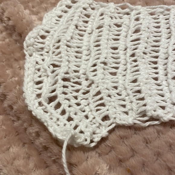 Hand-crocheted white scarf - Picture 3 of 3